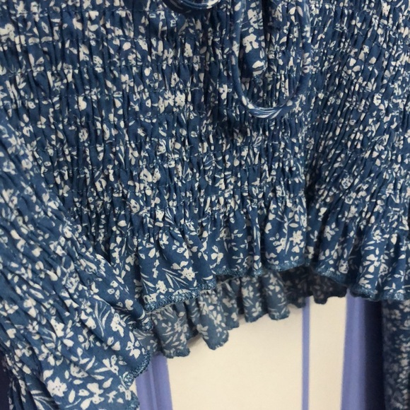 Blue Ditsy Floral Top - Picture 3 of 4